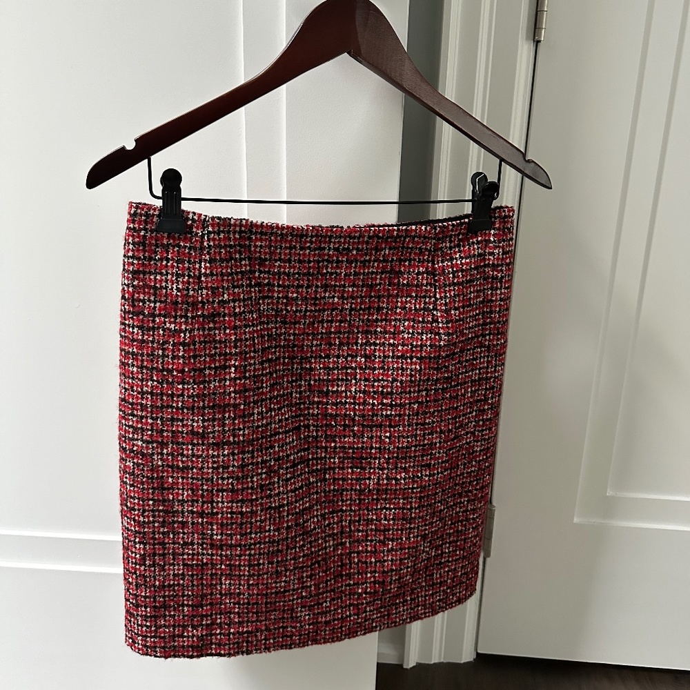 Judith & Charles mini skirt size 6 fits like a size 4